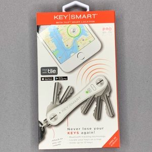 SOLD New in Box Key Smart ProEdition Tile White